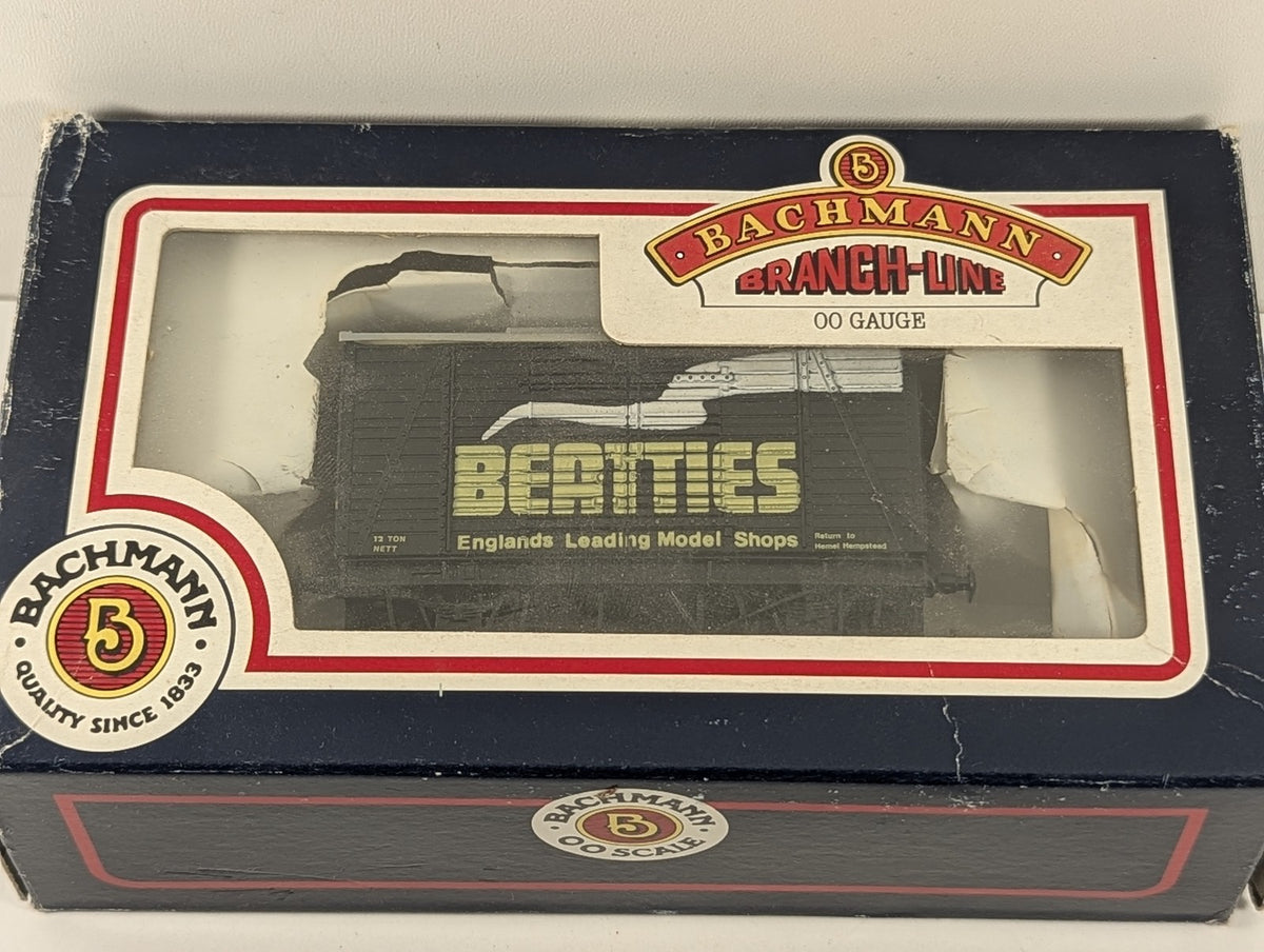 Graham Farish OO Gauge 12 Ton Ventilated Van Goods Wagon Beatties