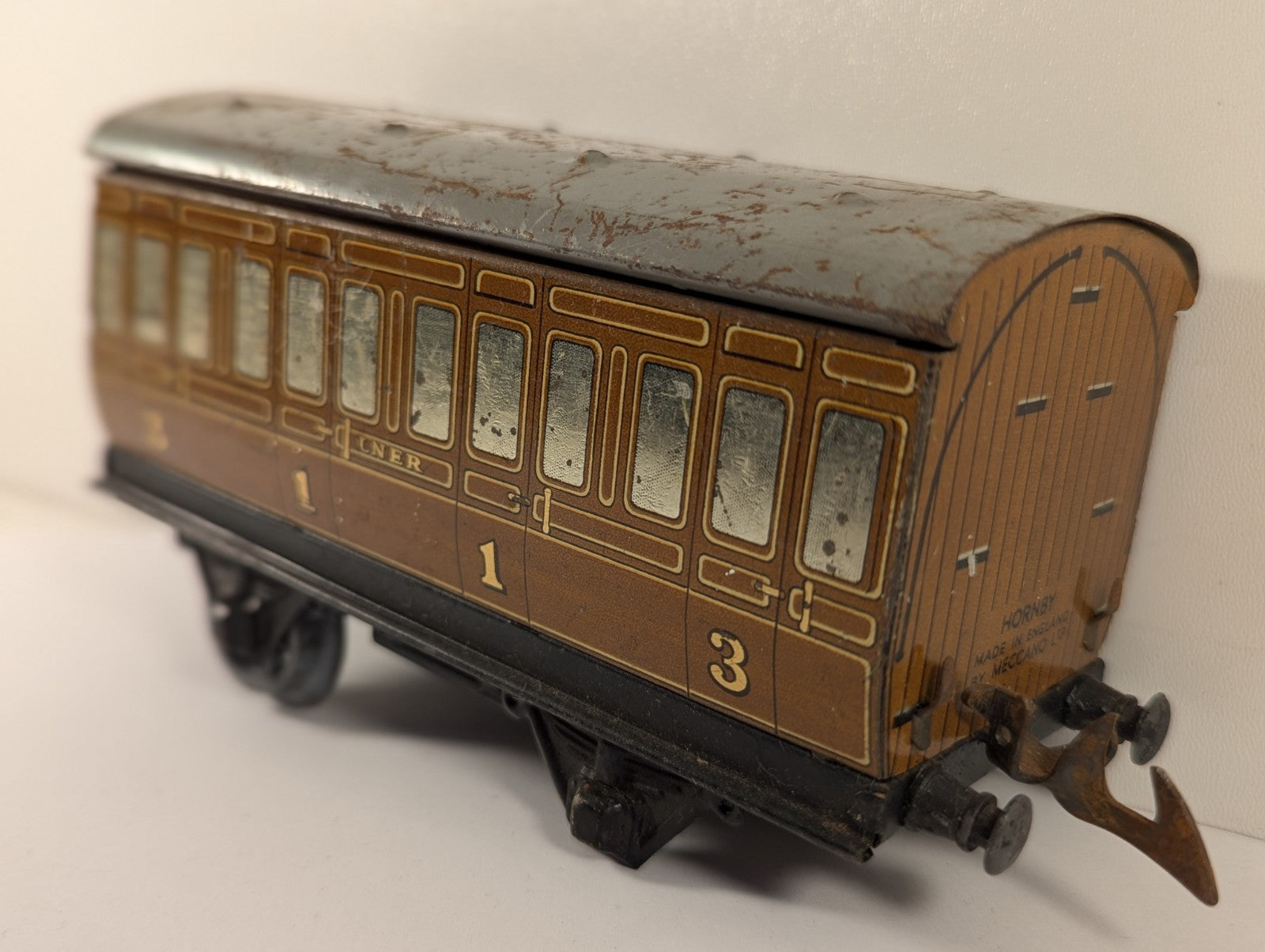 Hornby O Gauge LNER Teak 4-Wheel Coach