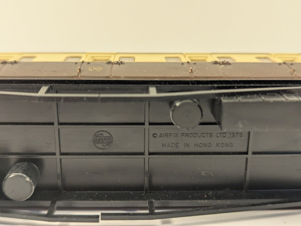 Airfix OO Gauge GWR Suburban Brake Coach