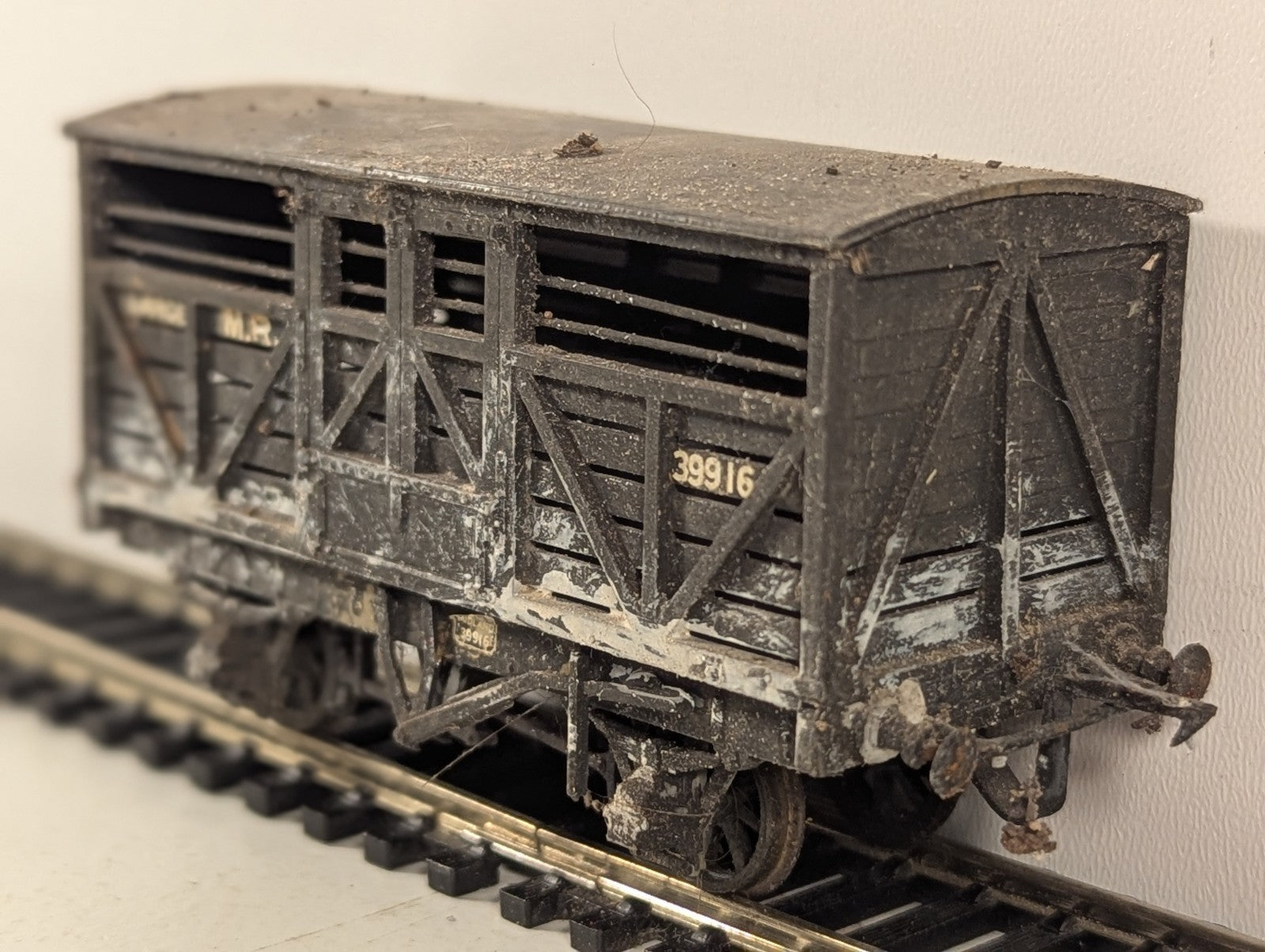Kitbuilt OO Gauge Midland Cattle Wagon Goods Wagon 39916 MR Grey