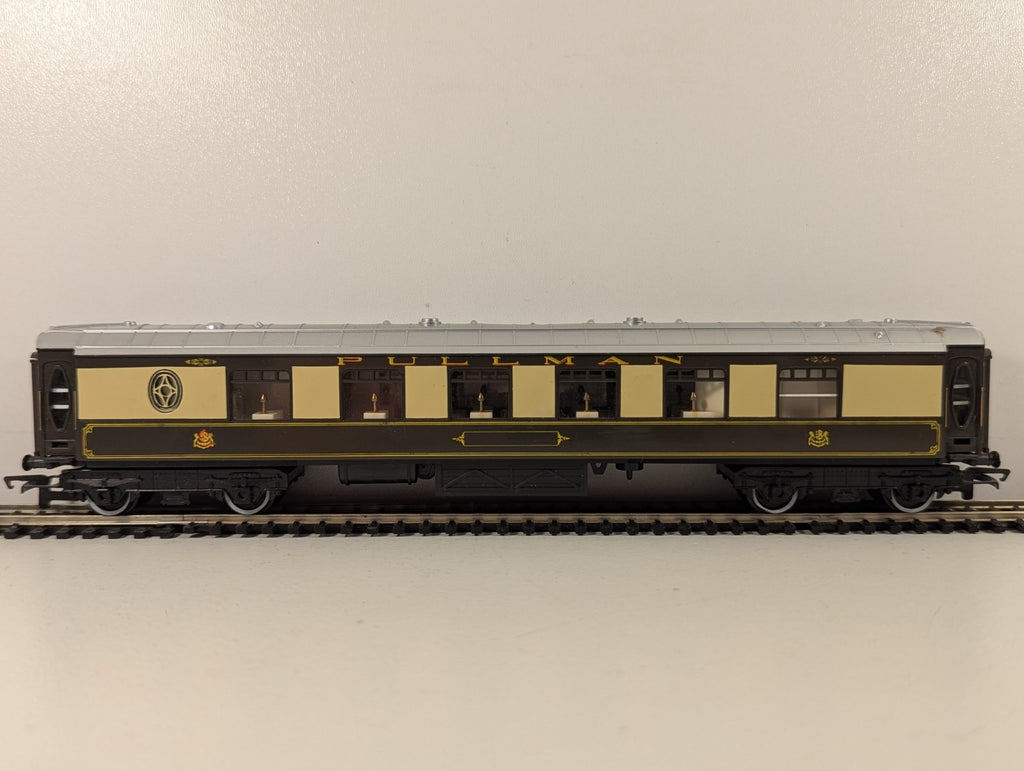Hornby R.223 Pullman 1st Class Parlour Car
