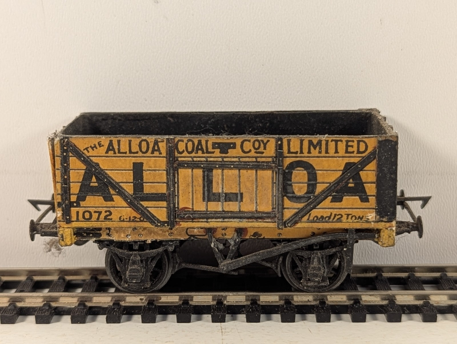 Kit Built OO Gauge 7-Plank Open Wagon 1355 / 1072 Alloa Coal Co. Yellow