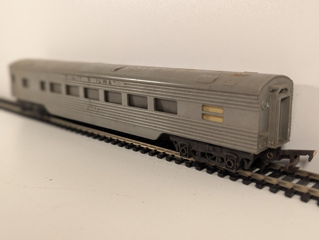 Tri-ang R24 OO Gauge Transcontinental Passenger Coach