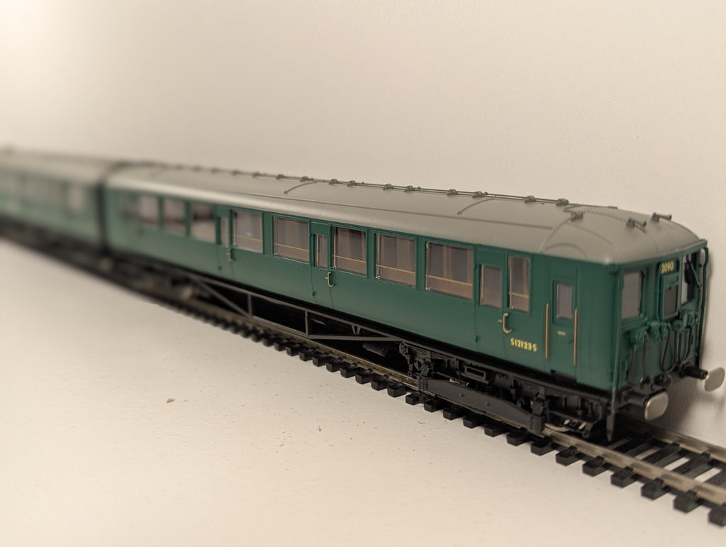Hornby R3177 OO Gauge NRM BR Class 401 2-BIL EMU No. 2090 - Boxed