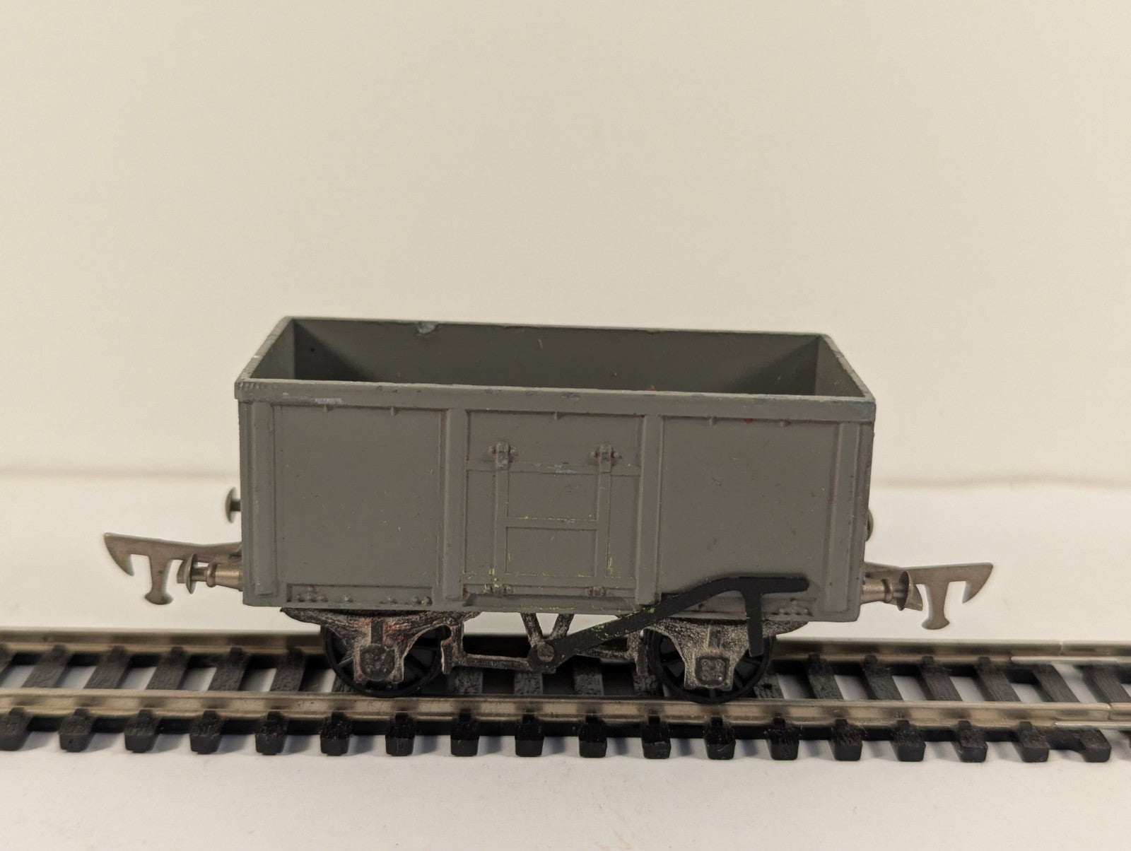 Graham Farish OO Gauge BR Grey 16-Ton Steel Mineral Wagon Boxed