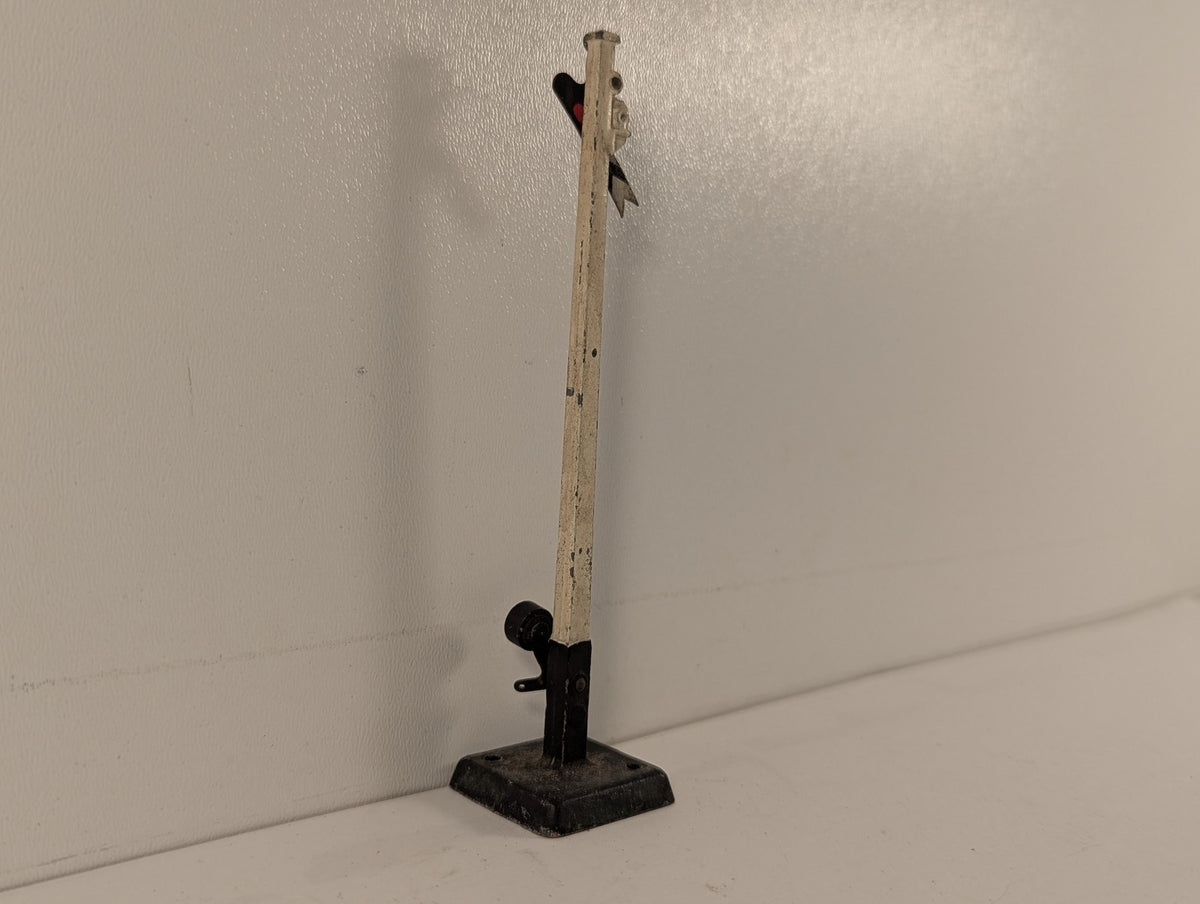 Hornby OO Gauge No. 1 Distant Signal Yellow and black arm with white post
