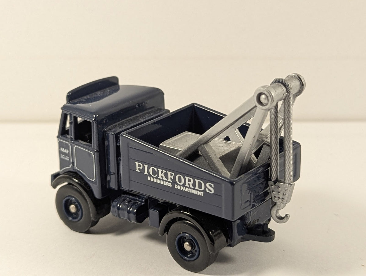 Lledo AEC Breakdown Truck Die-cast Model 4649 Pickfords Engineers Department