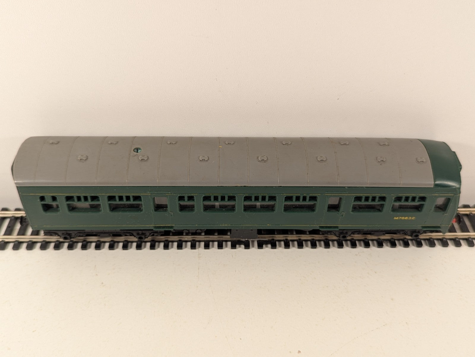 Tri-ang R157/R158 OO Gauge BR Green DMU Trailer Car Dummy Unit