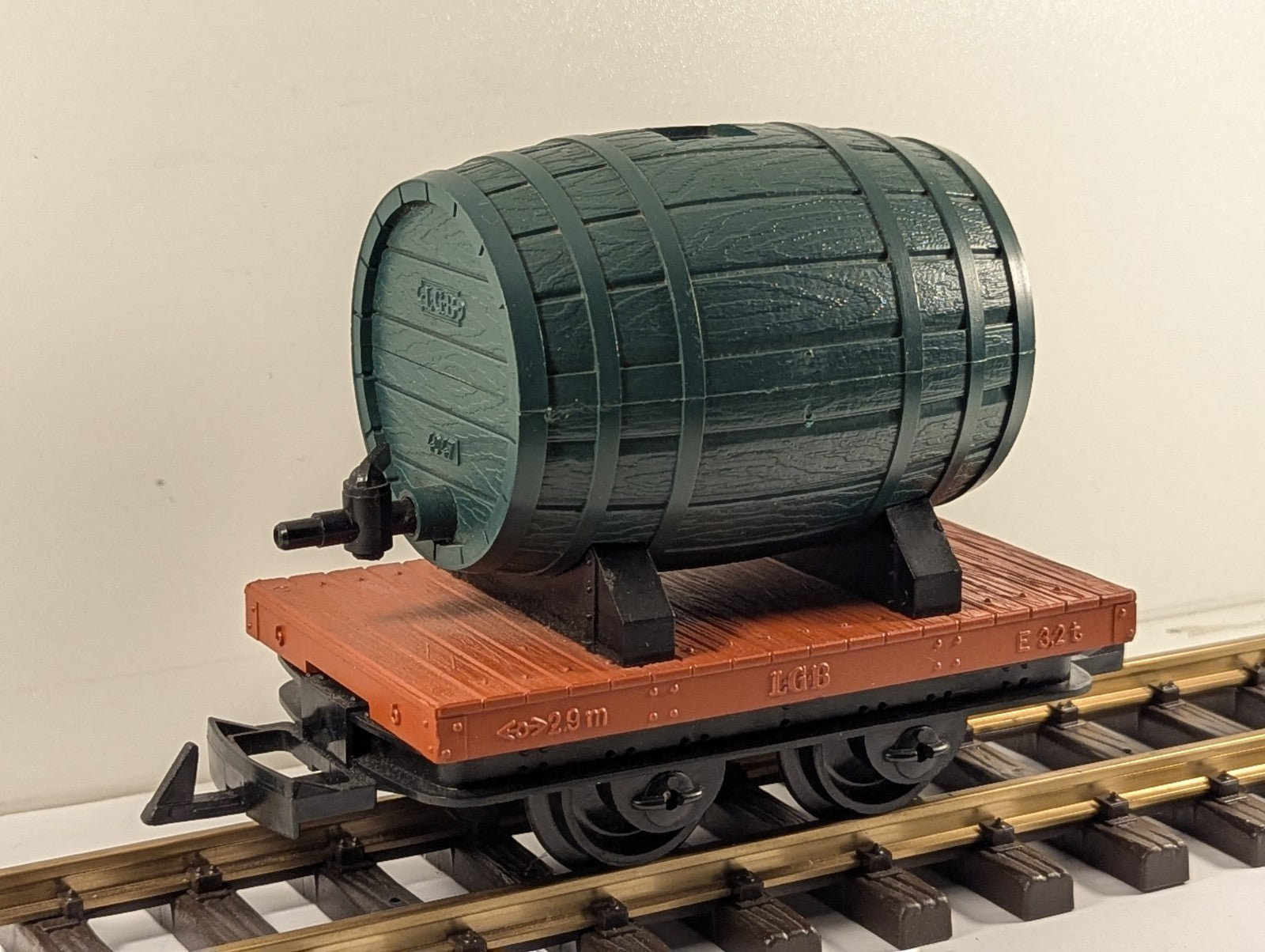 LGB 4047 G Gauge Wine Barrel Car