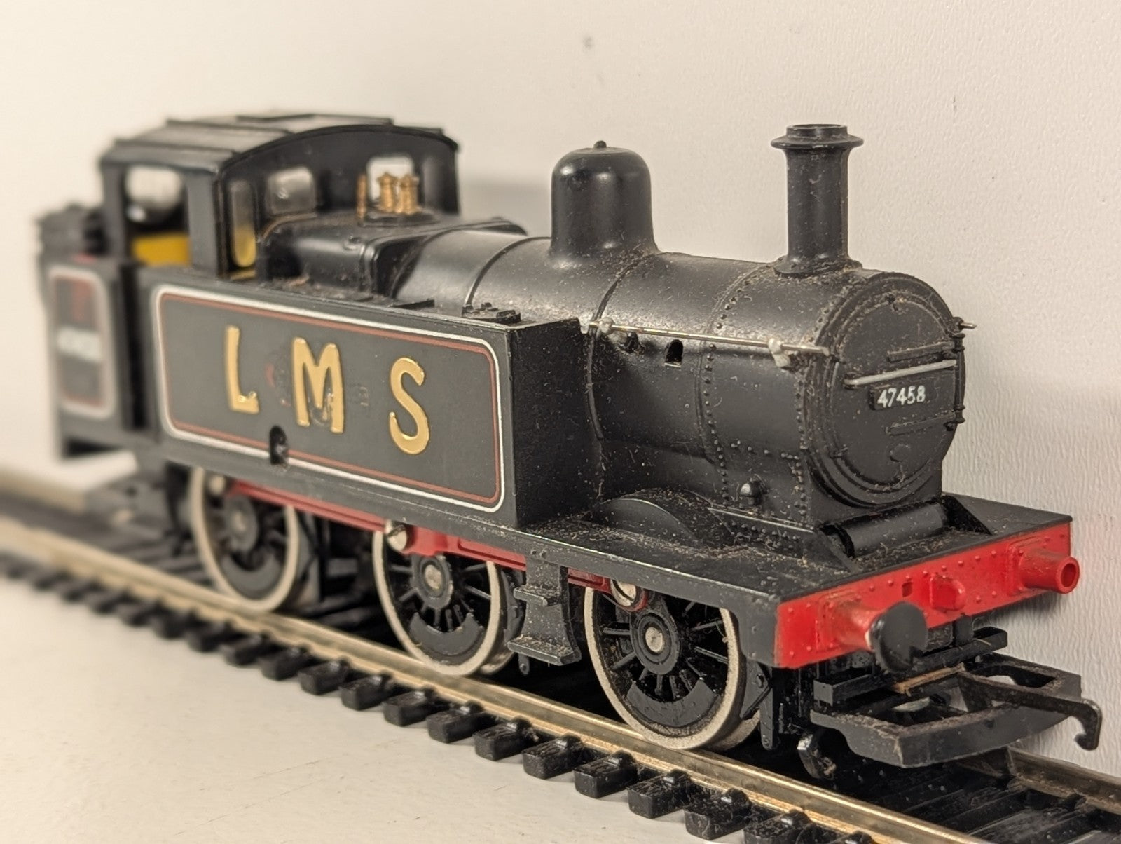 Hornby Class 3F "Jinty" 0-6-0T No.47458 Modified Steam Locomotive OO Gauge