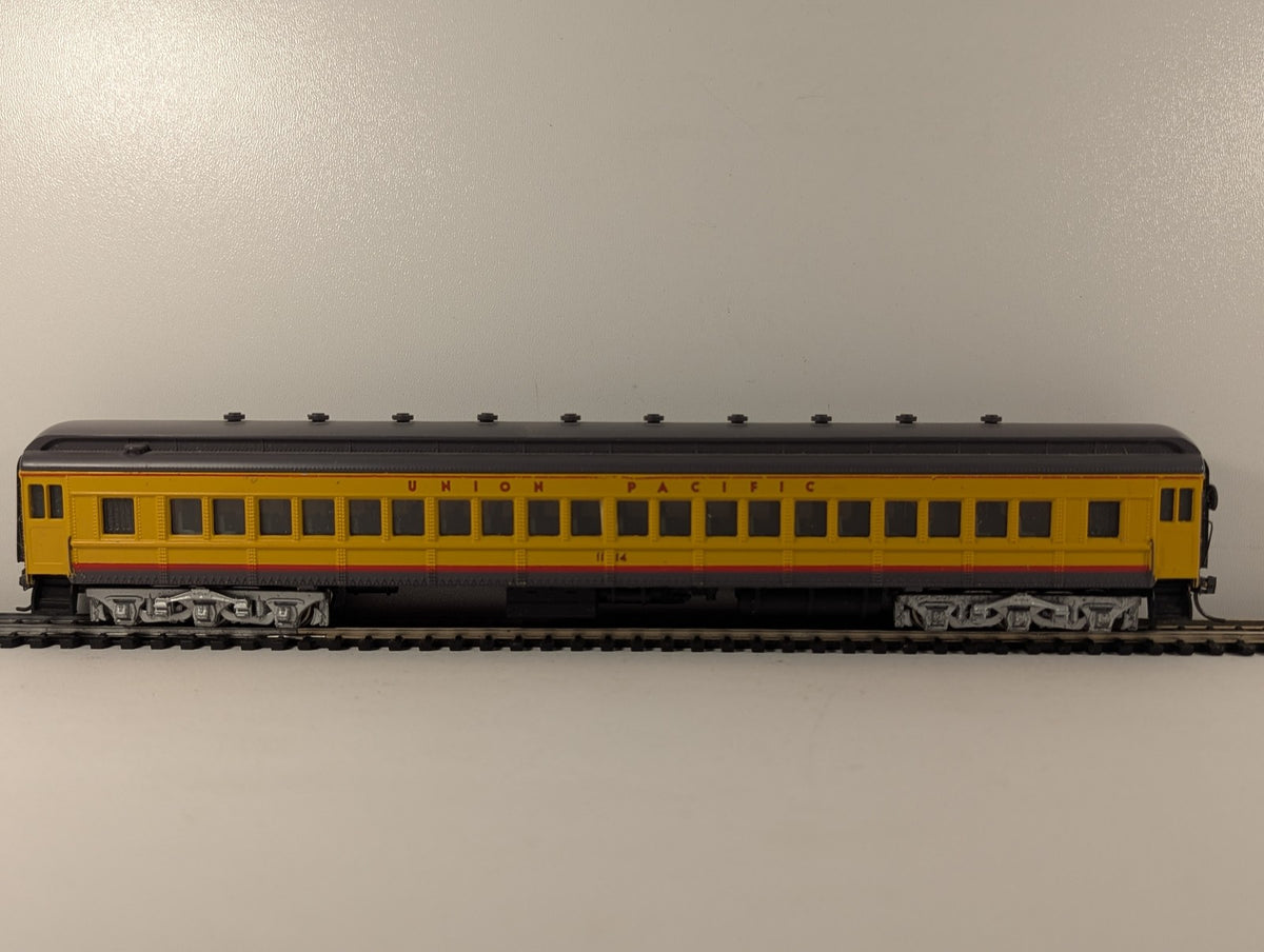 Bachmann Spectrum HO Gauge Heavyweight Coach Passenger Coach 1114 Union Pacific