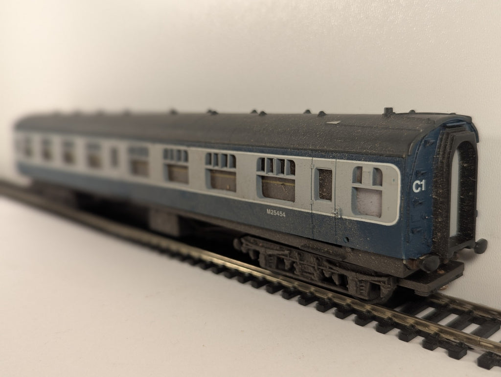 Mainline OO Gauge BR Mk1 SK Second Corridor Passenger Coach M25454