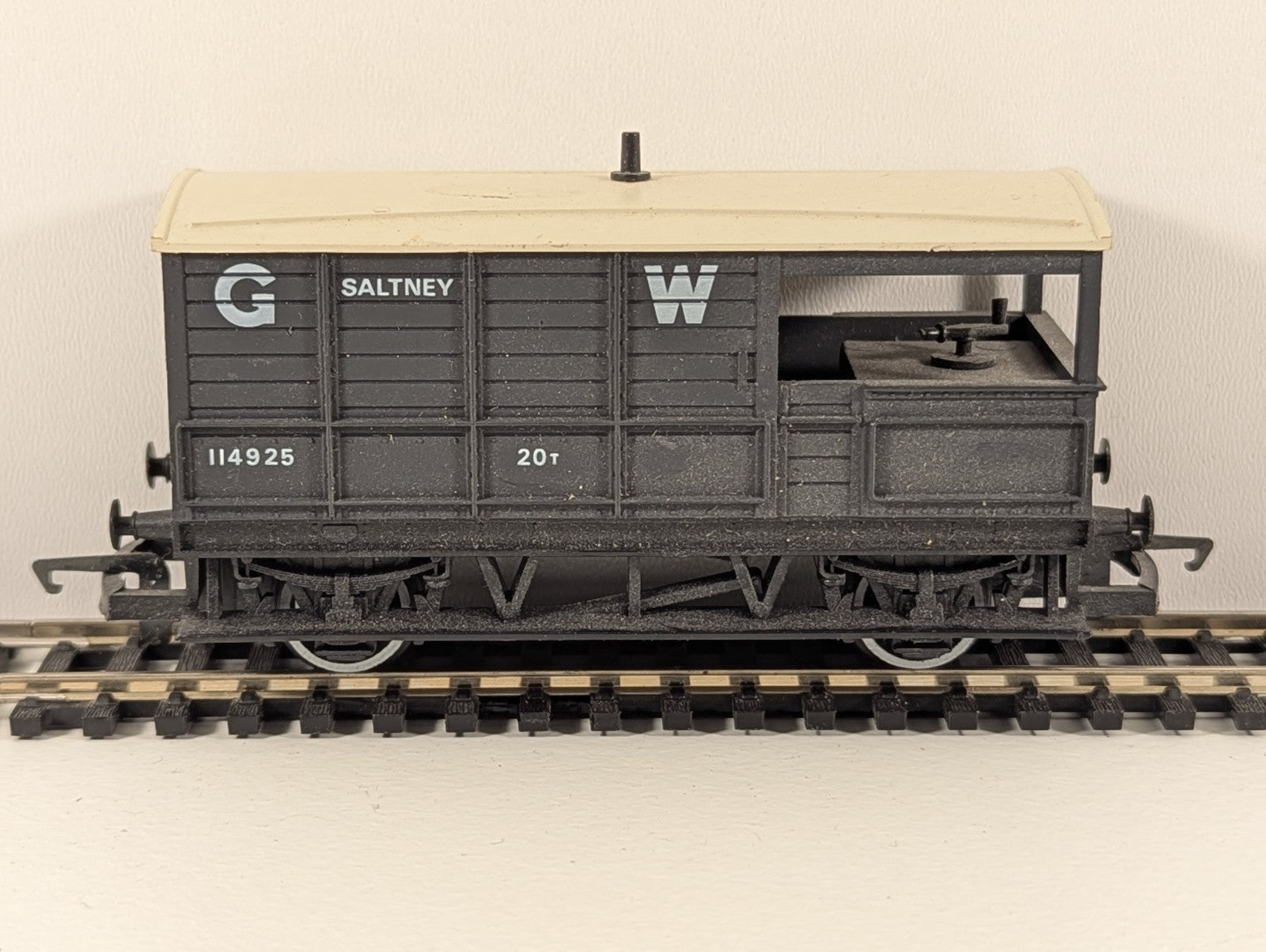 Hornby R714 – GWR 20T ‘Toad’ Brake Van ‘Saltney’