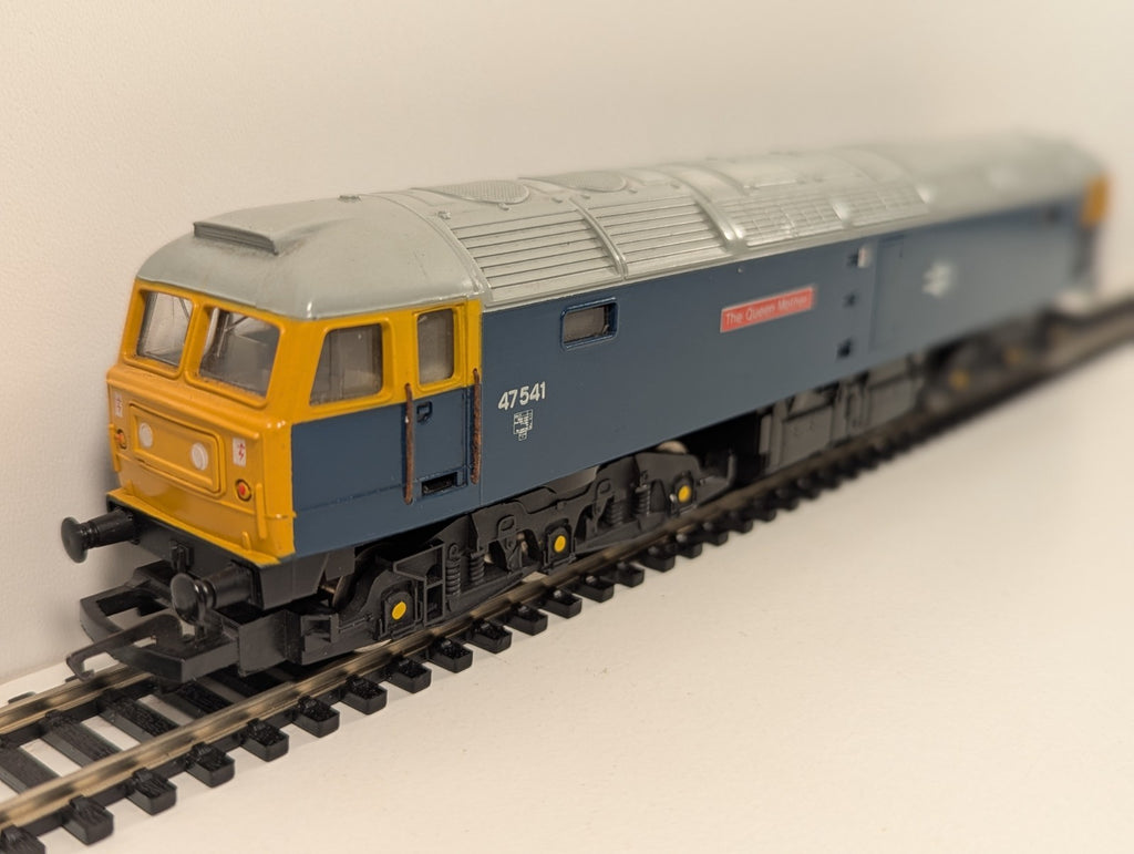 Hornby R319 OO Gauge Class 47 No. 47541 “The Queen Mother”