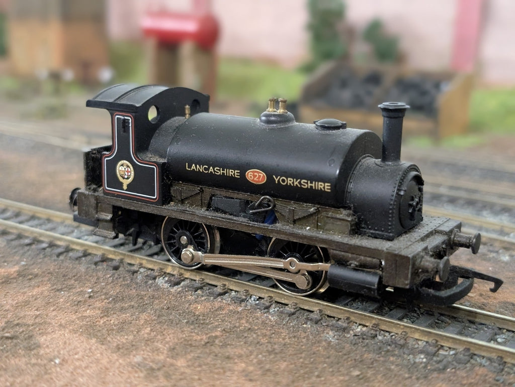 Hornby R150 Class 0F 'Pug' 0-4-0 627 in L&Y Black