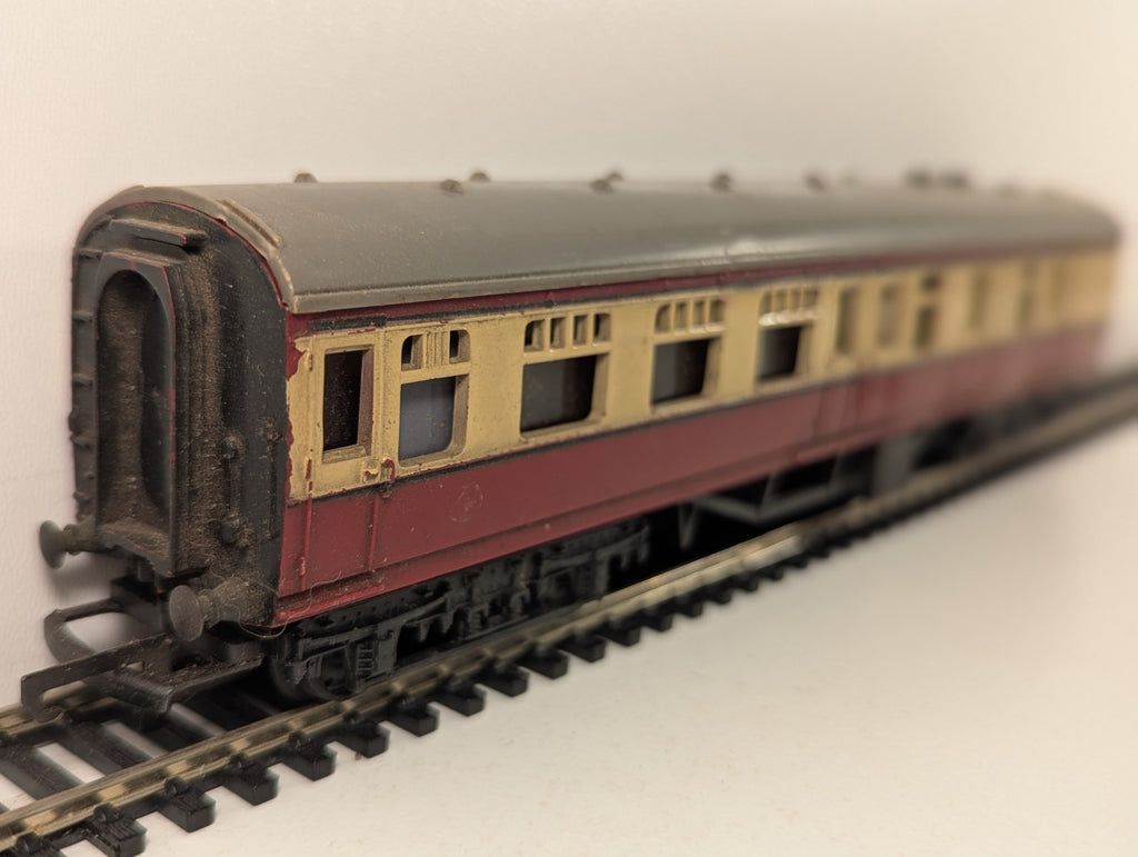 Tri-ang R28 OO Gauge BR Brake Coach Crimson & Cream