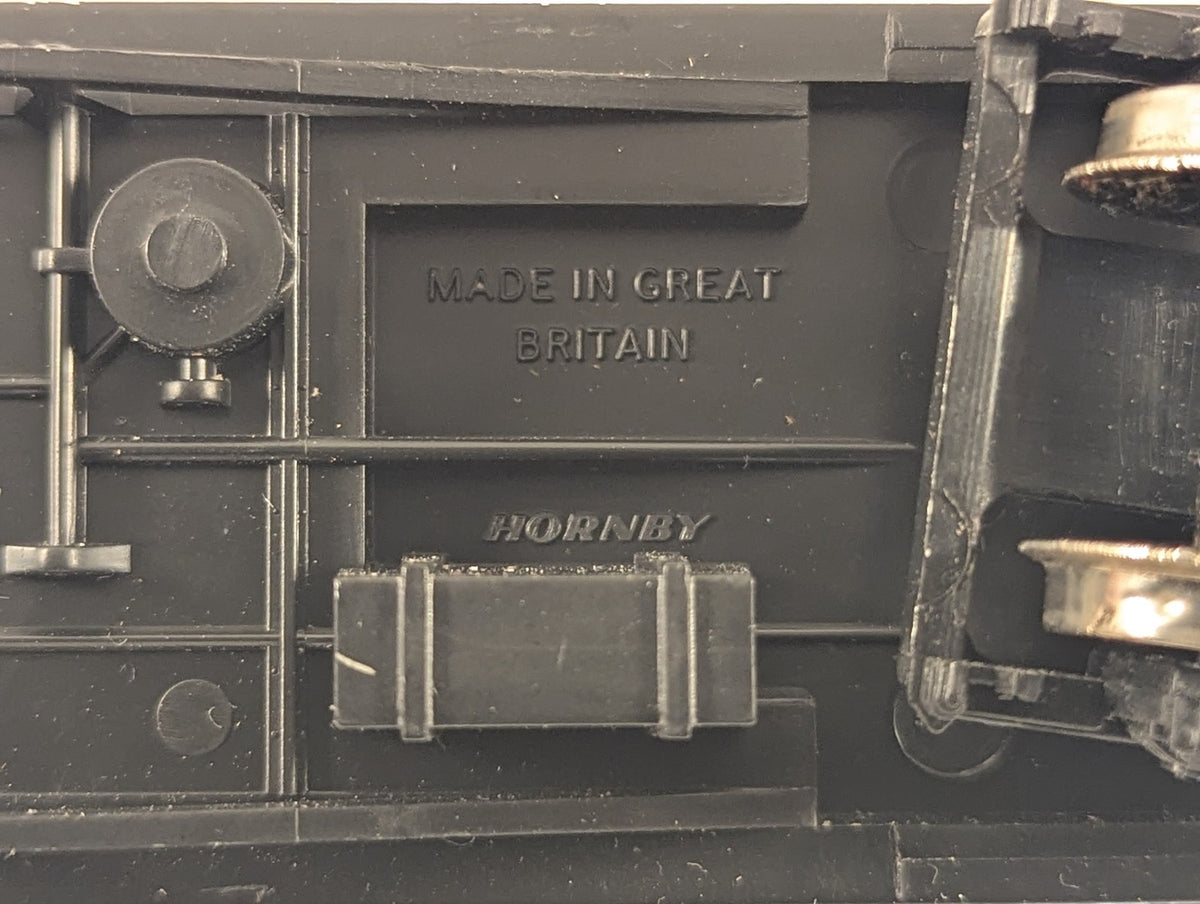 Hornby OO Gauge LMS Stanier Brake Third Corridor Coach Passenger Coach 5644