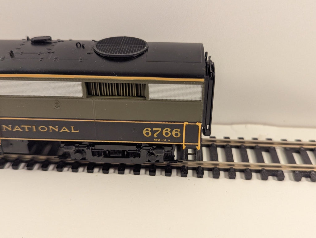 Life-Like Proto 2000 HO Scale Canadian National FB2 Diesel Locomotive – No. 6766