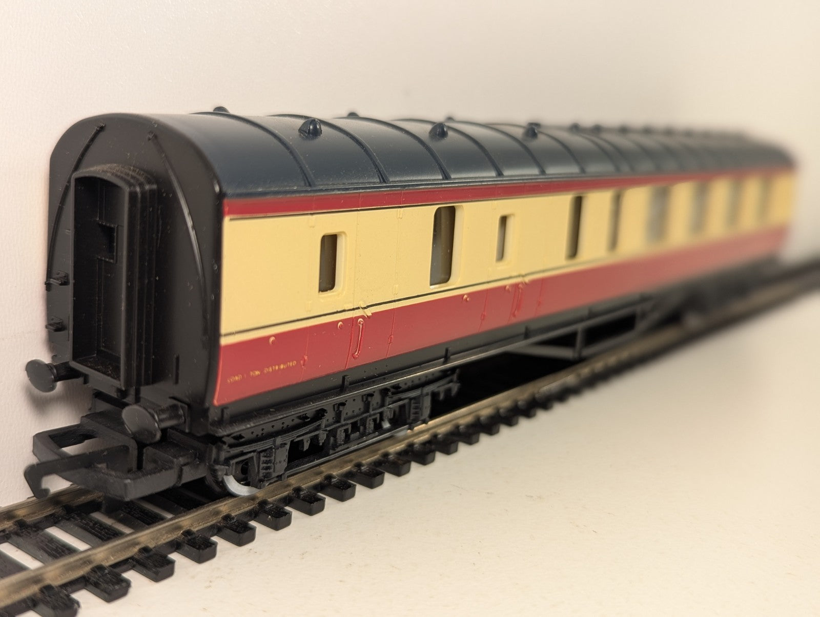 Hornby OO Gauge BR (Ex LMS) Brake 3rd Coach Passenger Coach M26546
