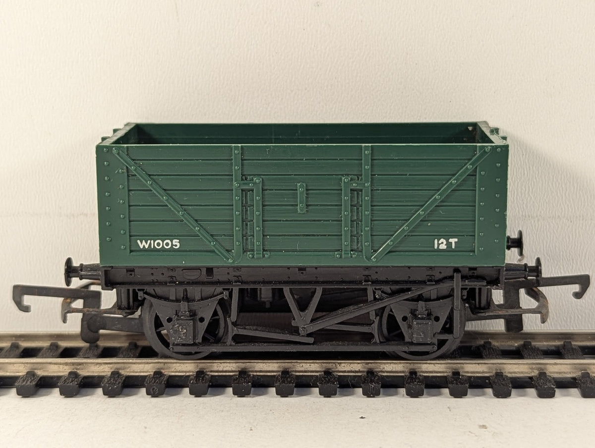 Tri-ang OO Gauge 12T 7-Plank Open Wagon Goods Wagon W1005 Green R.10