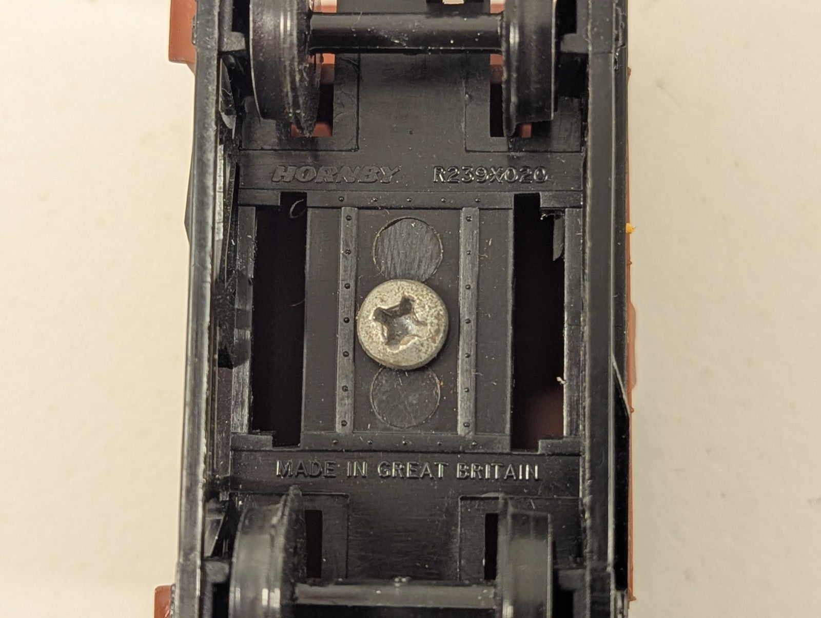 Hornby R239X020 BR 20 Ton Brown Brake Van