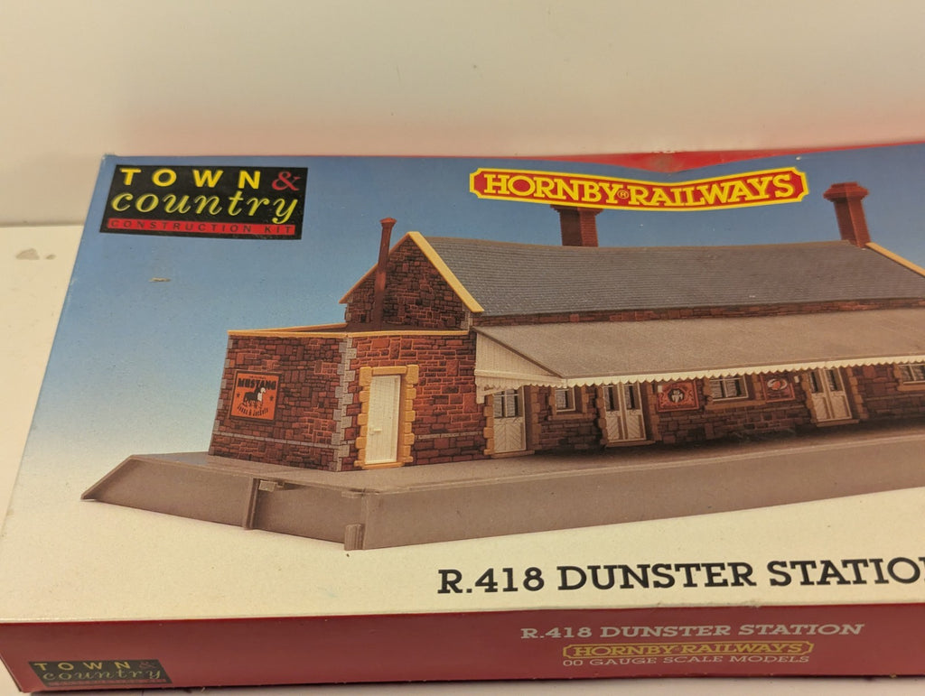 Hornby R418 Dunster Station Construction Kit