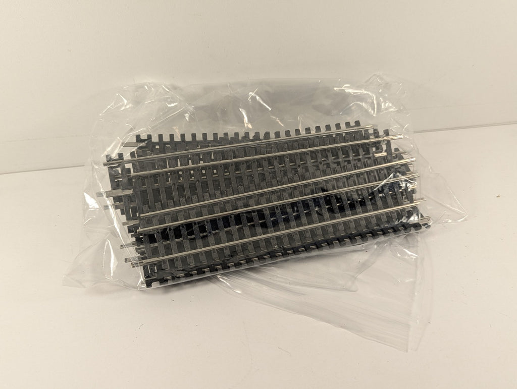 Hornby OO Gauge R600 Straight Track