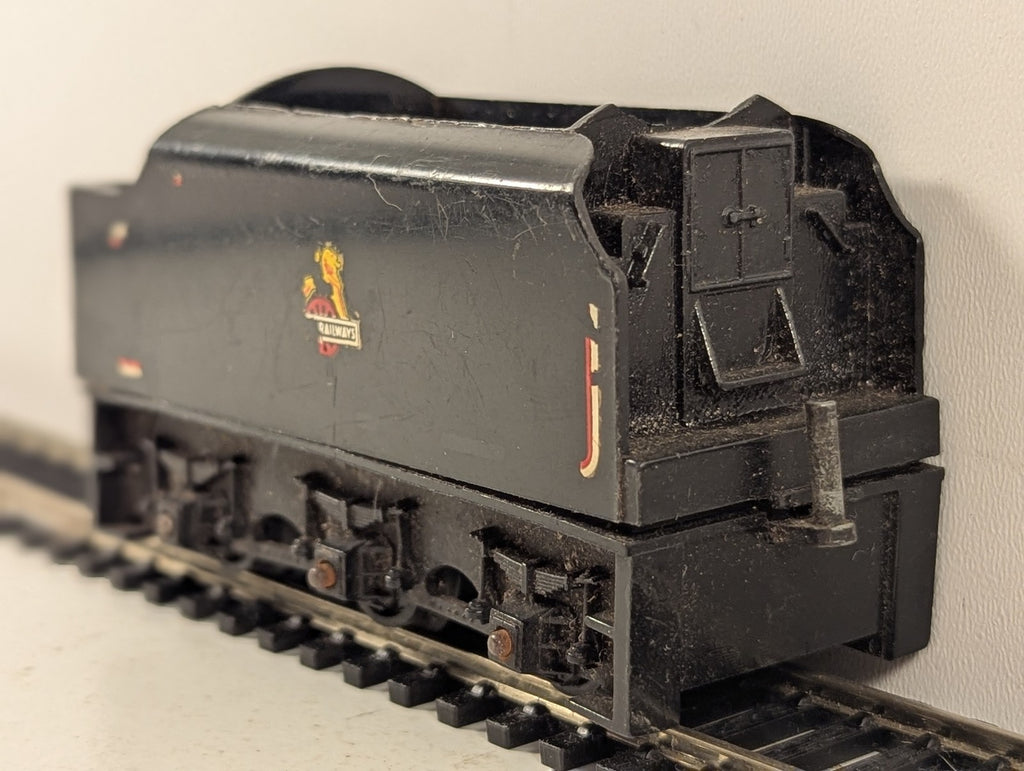 Tri-ang OO Gauge BR 6-Wheel Tender BR Black (Early Emblem) R30