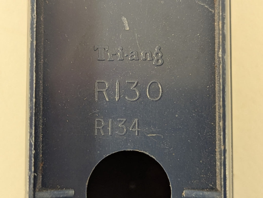 Tri-ang R134 OO Gauge Transcontinental Baggage Coach