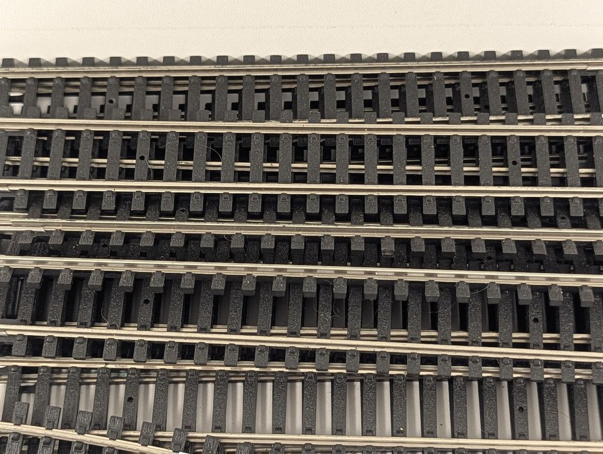 Hornby OO Gauge R600 Straight Track