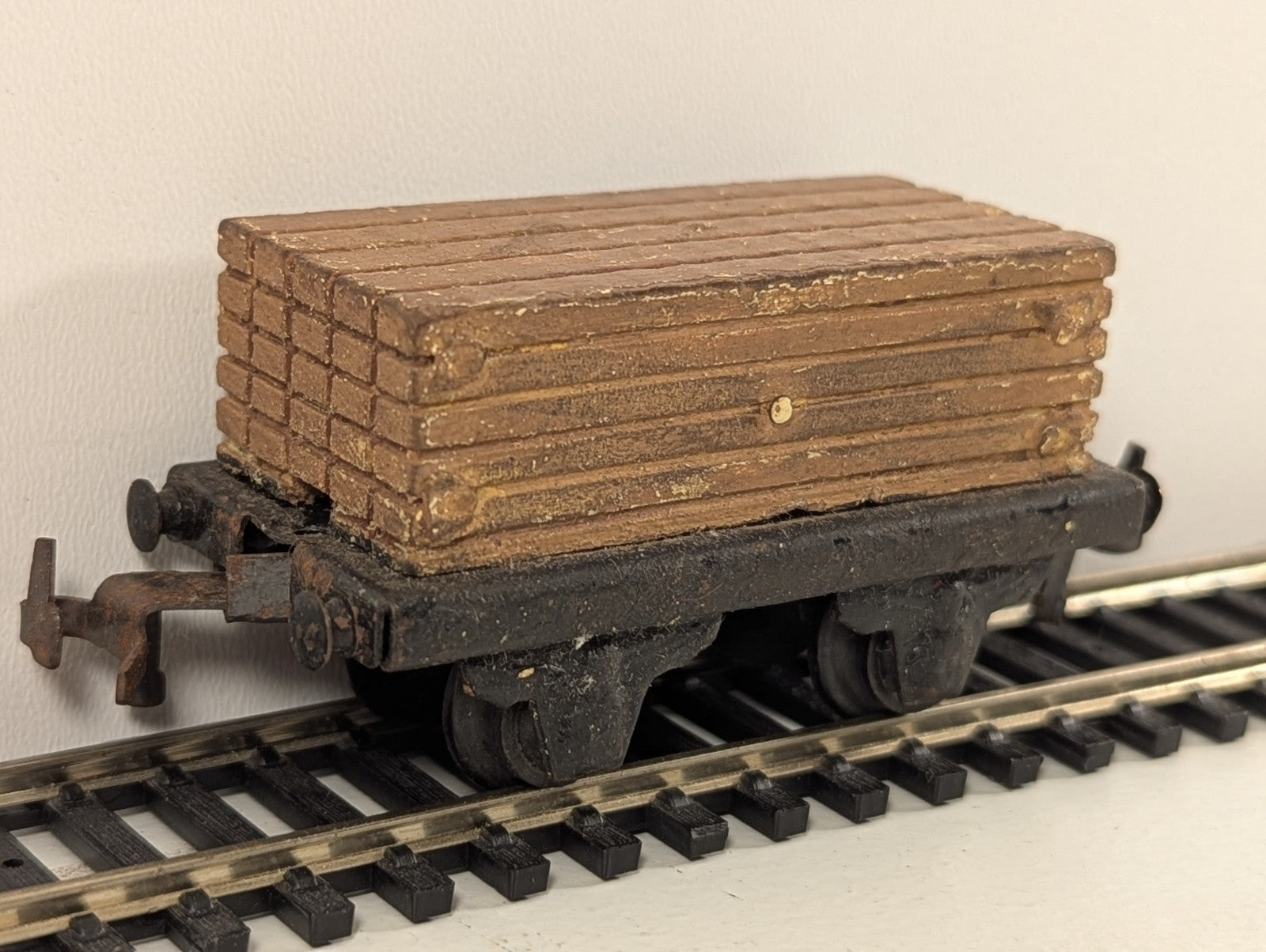 Trix Express H0 20/158 Long Wood-Carrying Wagon