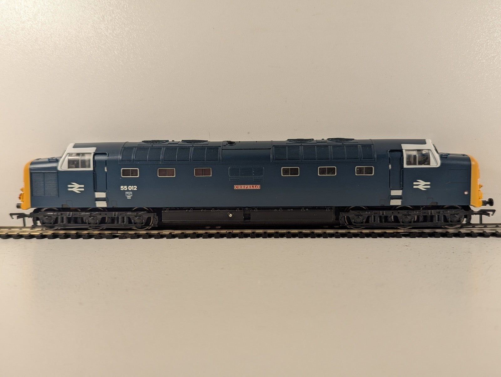 Bachmann OO Gauge Class 55 Deltic 55 012 'Crepello' Diesel Locomotive 55012