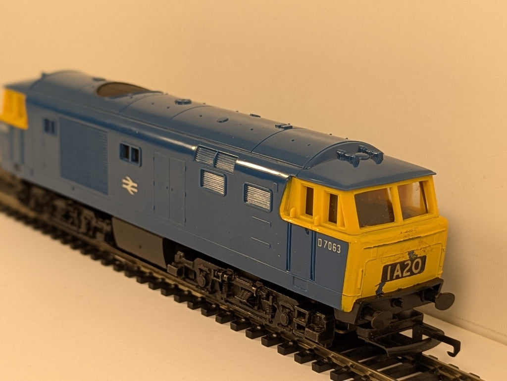 Tri-ang Hornby R758 OO Gauge Hymek Diesel BR Blue - Boxed