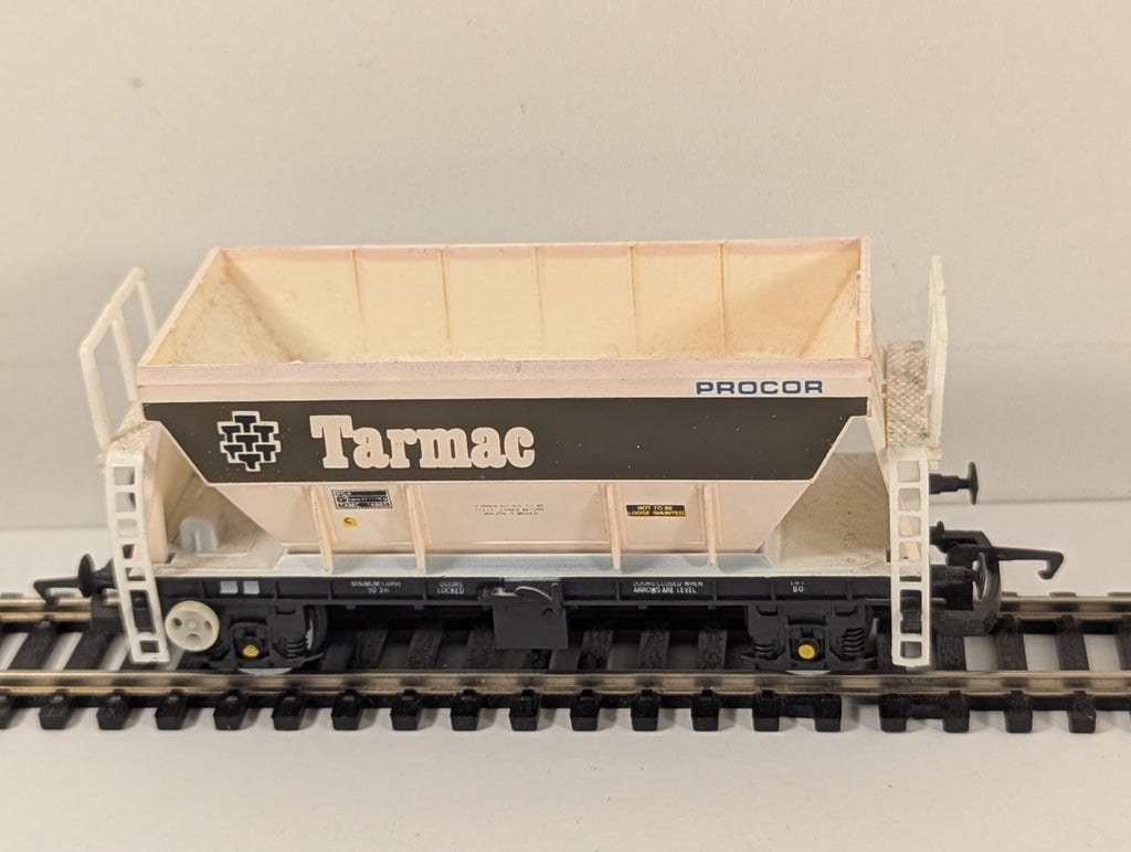 Hornby R013 OO Gauge PGA Tarmac Hopper Wagon