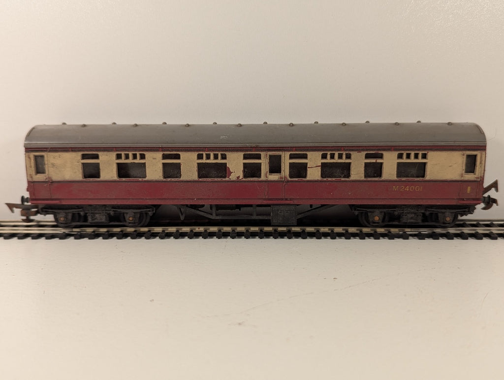 Tri-ang OO Gauge R29 Main Line Composite Coach M24001