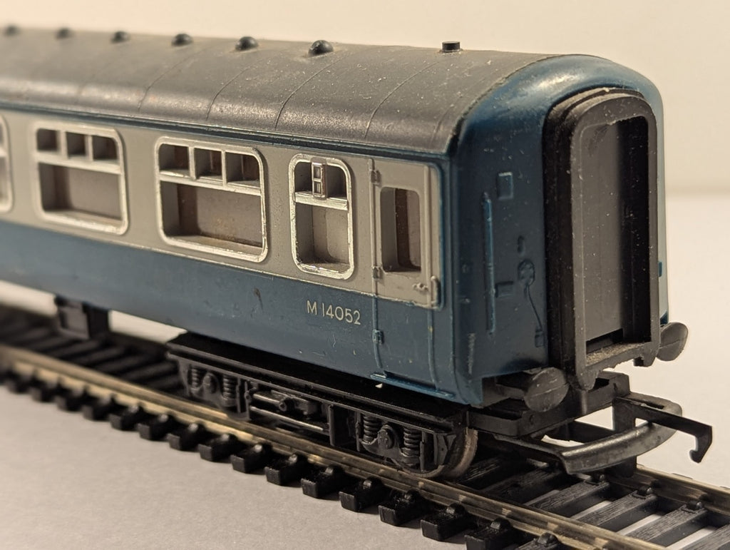 Hornby OO Gauge BR Mk1 Brake Second Corridor (BSK) Passenger Coach