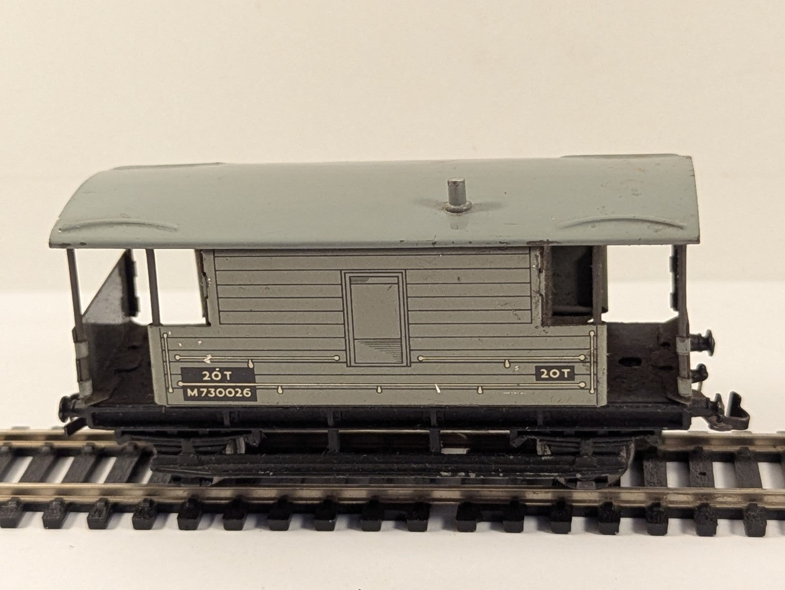 Hornby Dublo OO Gauge BR 20 Ton Goods Brake Van