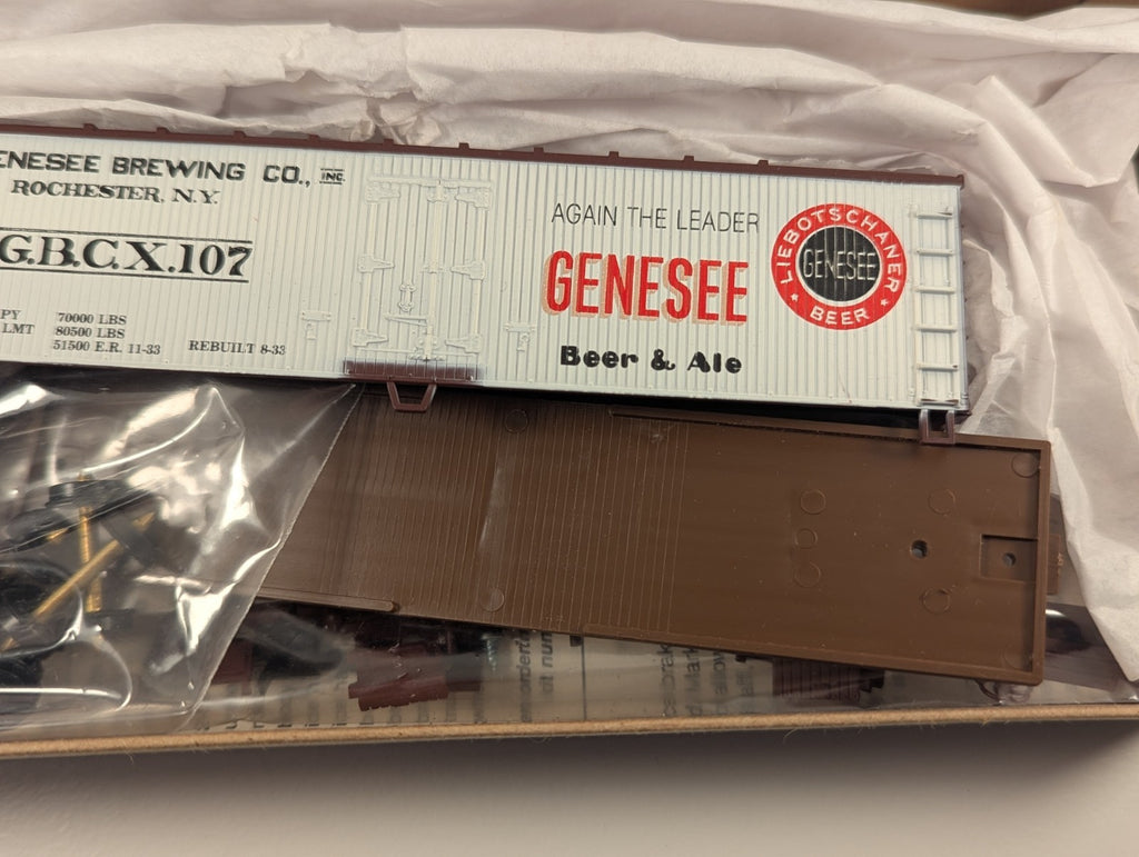 Walthers HO Genesee Brewing Wood Reefer Wagon