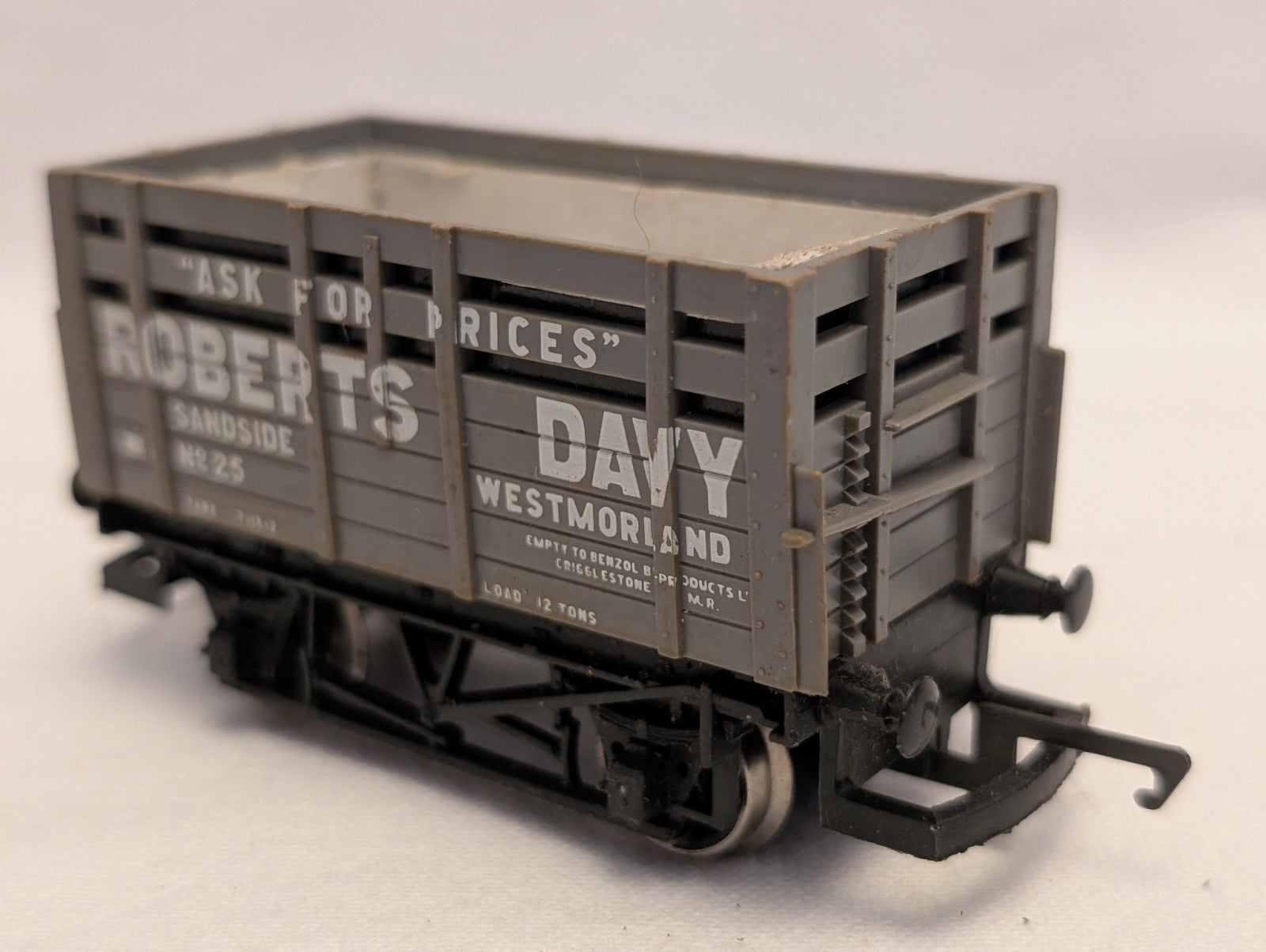 Hornby OO Gauge 7-Plank Coke Wagon Goods Wagon 25 Roberts Davy Grey