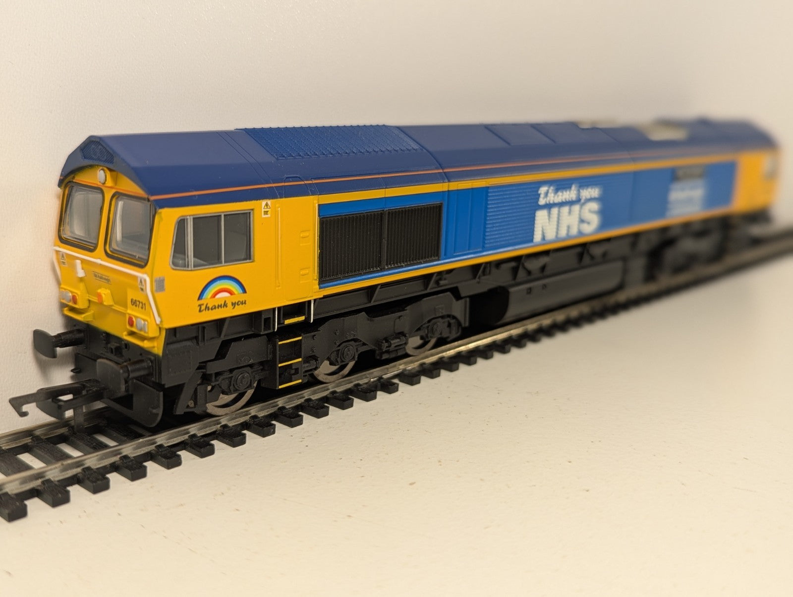 Hornby R30069 GBRf Class 66 “Capt. Tom Moore” No. 66731 Limited Edition
