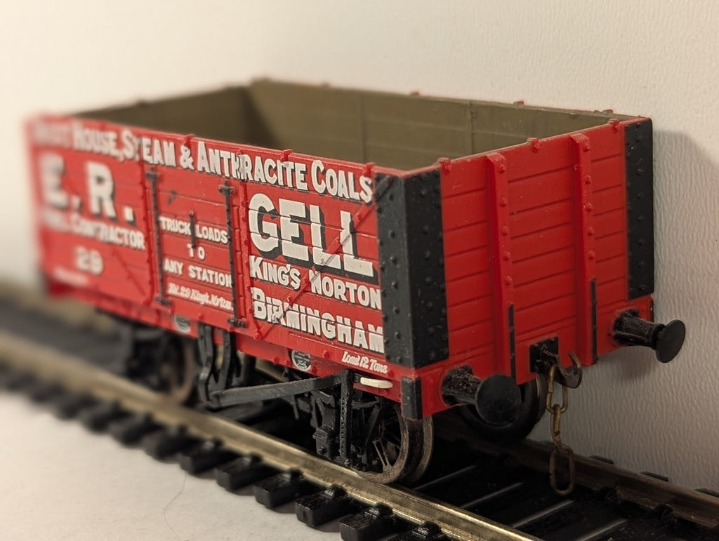 Bachmann OO Gauge 7 Plank Wagon 'E.R. Gell' Goods Wagon 29 E.R. Gell Red 37-078