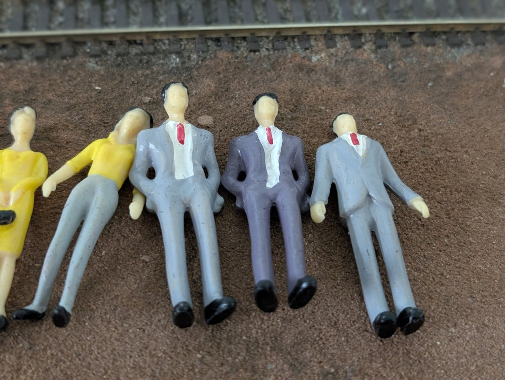 O Gauge Painted Figures