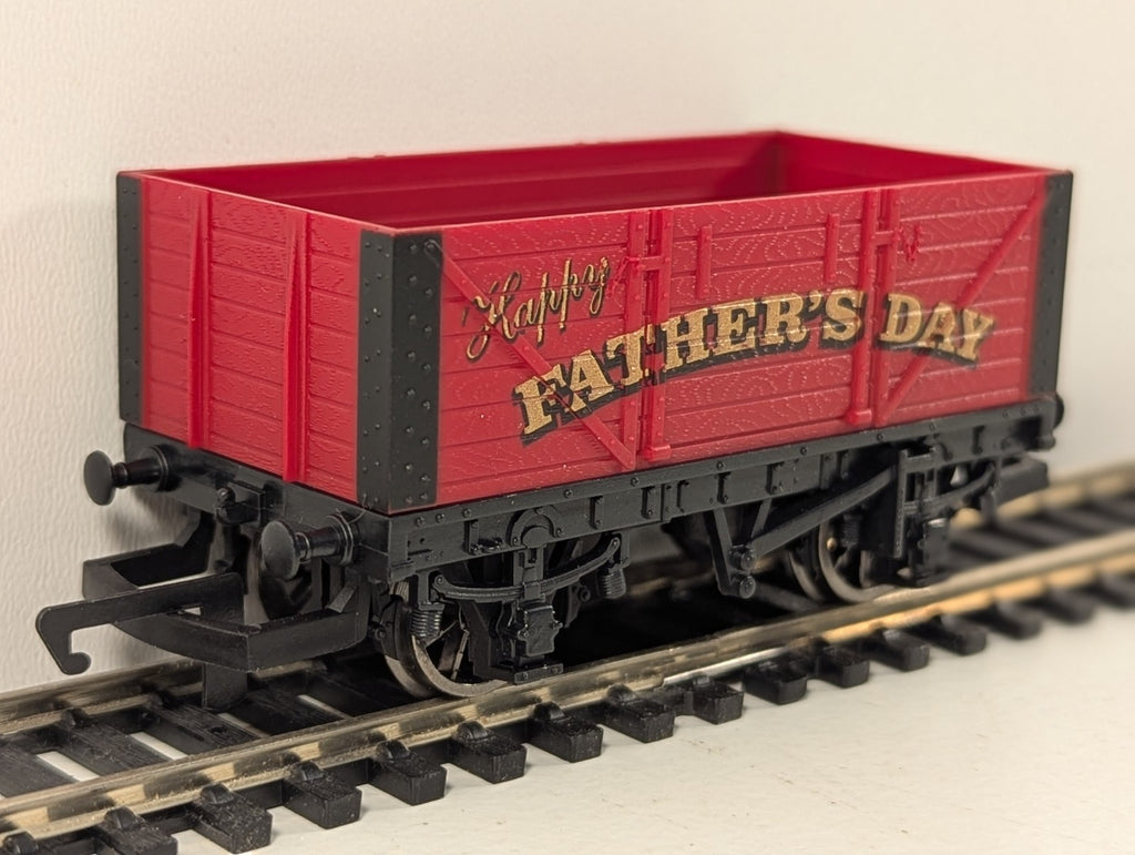 Hornby R6778 Father’s Day Open Wagon