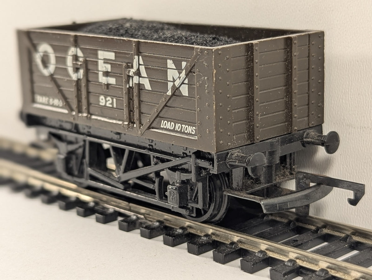 Hornby OO Gauge 7 Plank Open Wagon 'Ocean' Goods Wagon 921 Ocean Brown R.010