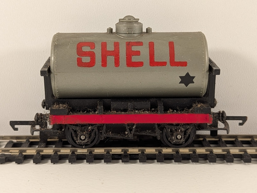 Tri-ang R12 – Shell/BP Petrol Tank Wagon