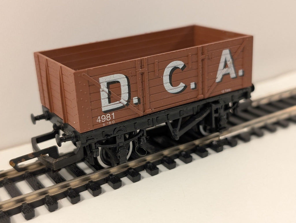 Hornby R036 7-Plank Open Wagon – “D.C.A. 4981” – OO Gauge