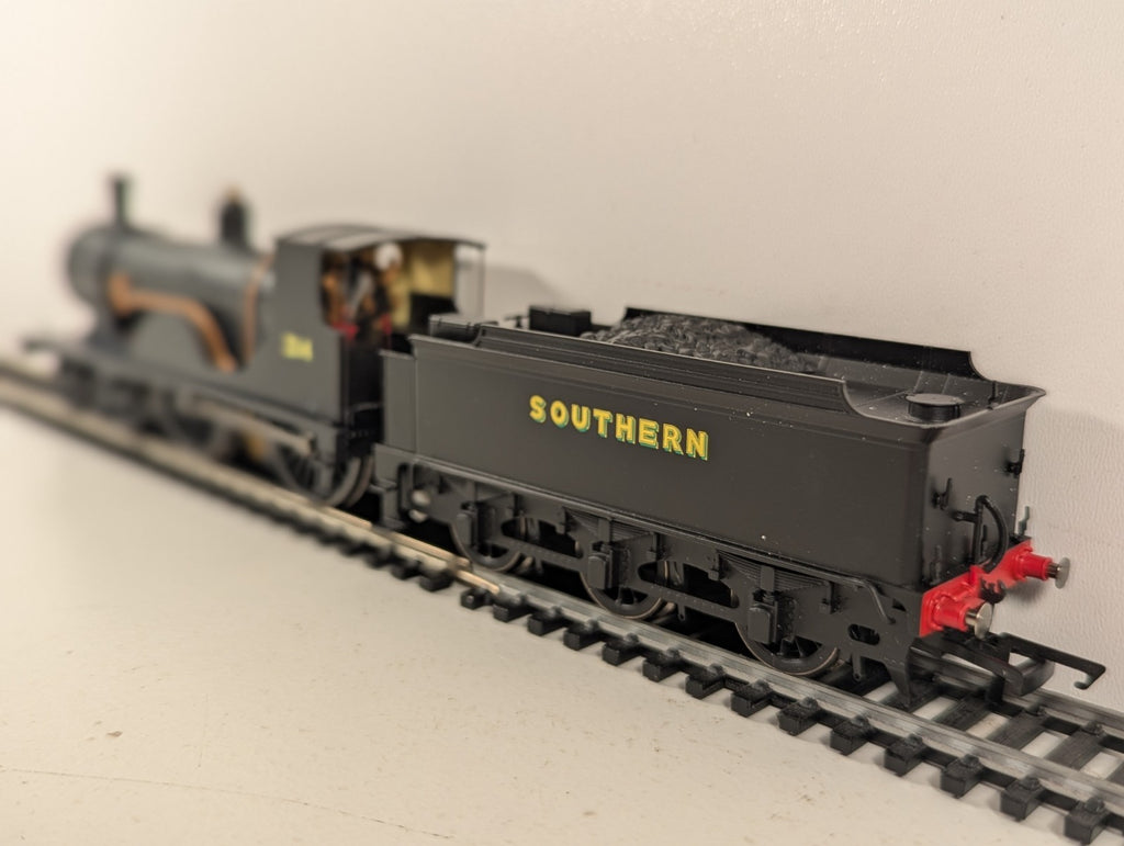 Hornby R2829 OO Gauge SR T9 'Greyhound' 4-4-0 - Missing Front Coupling