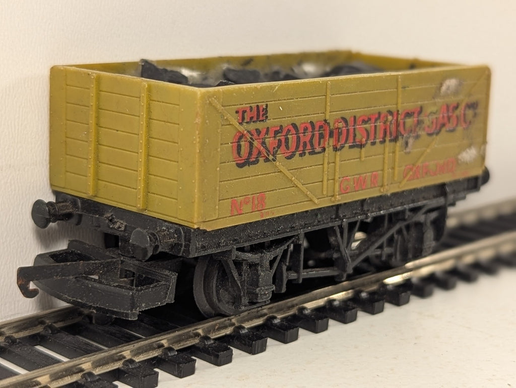 Lima OO Gauge 7 Plank Open Wagon 'The Oxford District Gas Co