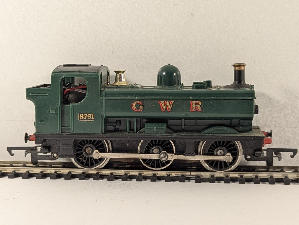 Hornby OO Gauge GWR Class 57xx 0-6-0 Pannier Tank Steam Locomotive 8751