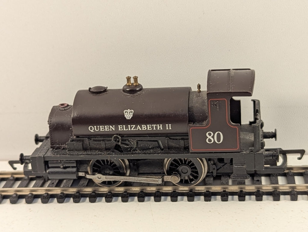 Hornby R2597 OO Gauge Queen Elizabeth II Collectors Club Missing Chimney